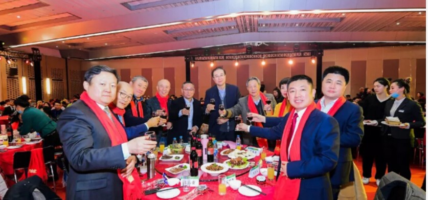 “2018·會(huì)展·風(fēng)尚·大典”藍(lán)冠注冊強(qiáng)勢綻放，點(diǎn)意空間國際展覽集團(tuán)獲頒綠色大獎(jiǎng)
