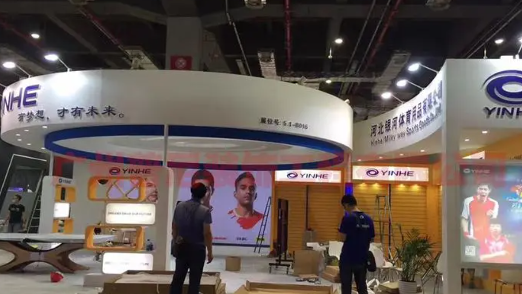 藍冠注冊展臺搭建現場有異味怎么辦？